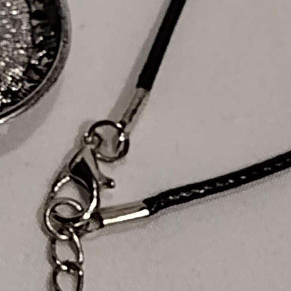 Tear Drop Abalone Shell pendant necklace - Picture 5 of 5